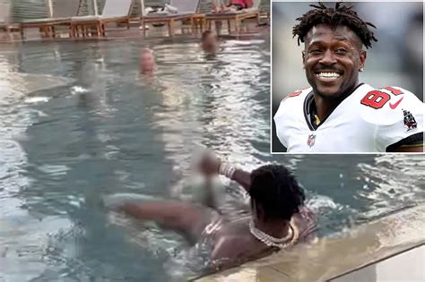 antonio brown dick pics|Antonio Brown Exposes Himself to Woman in Dubai Pool